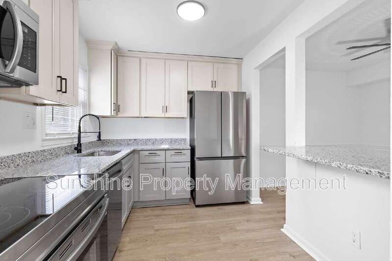 Renovated townhouse property image