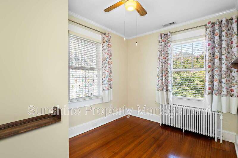 Colonial Place Rental property image